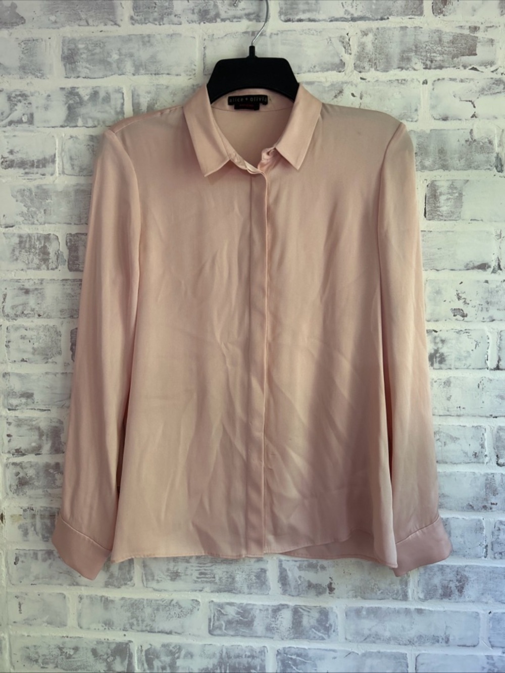 Alice + Olivia Women's Small Silk Blouse Long Sleeve Button Down Top Blush Pink